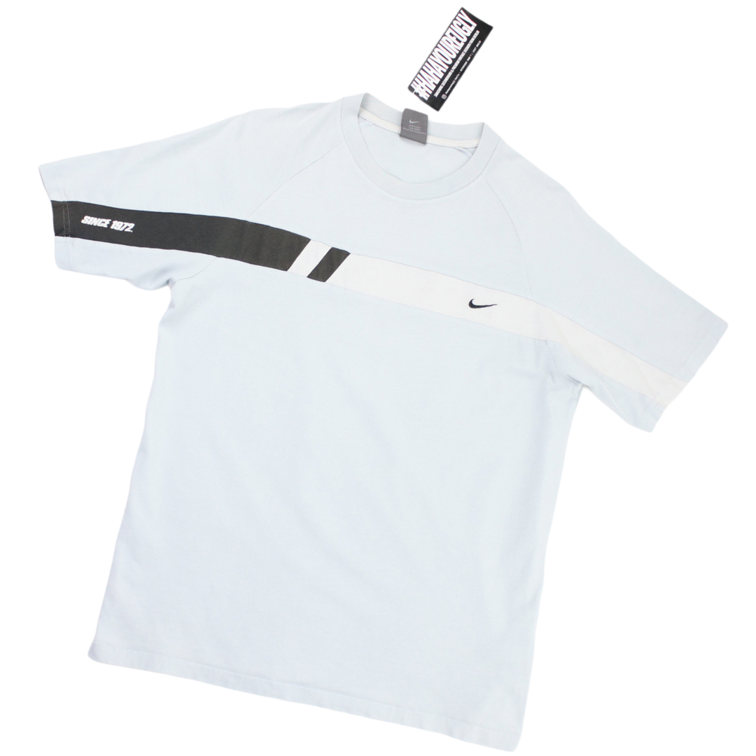 NIKE: 2000s Baby Blue T-Shirt: L