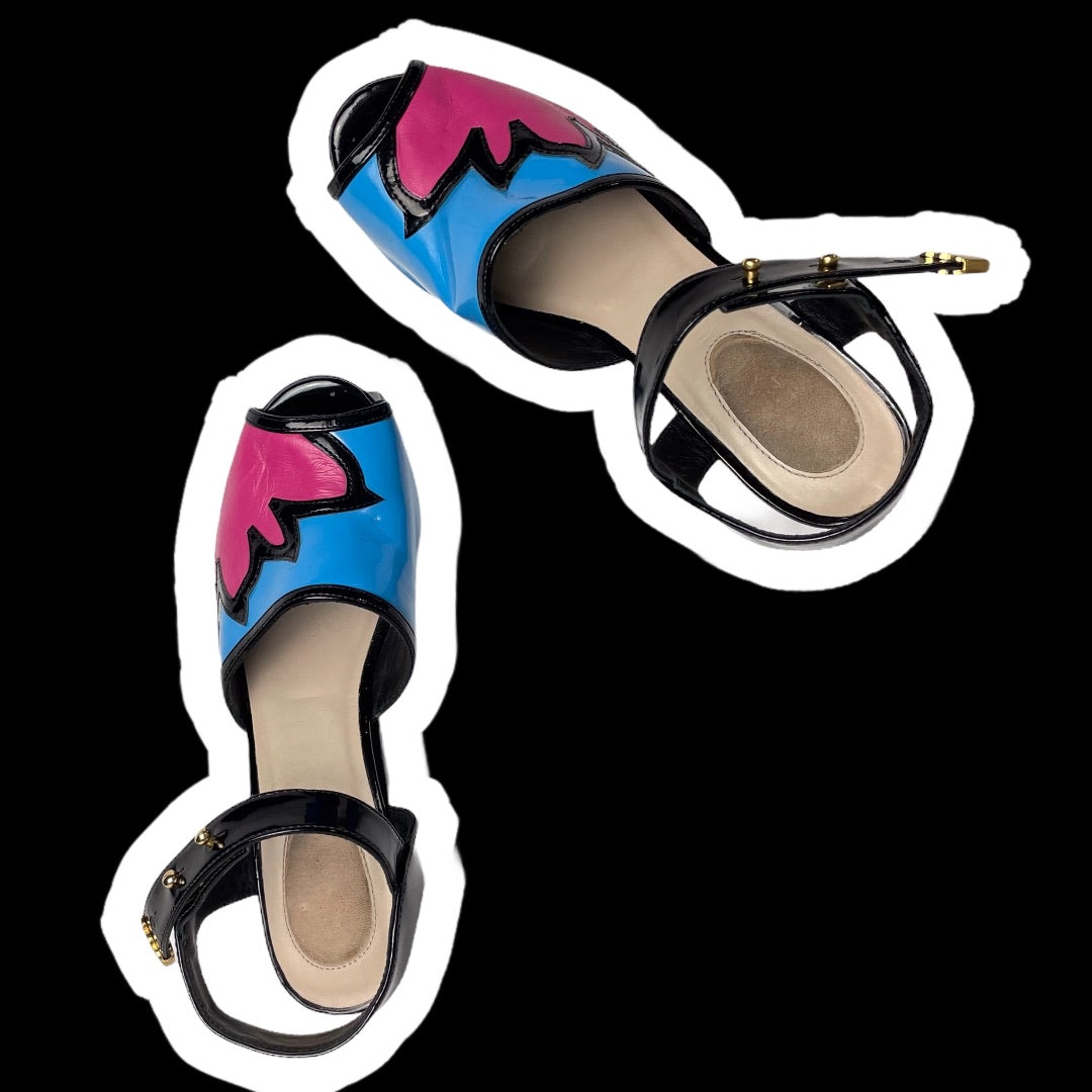 VINTAGE : ICONIC Y2K POP PLATFORM SANDALS : 39