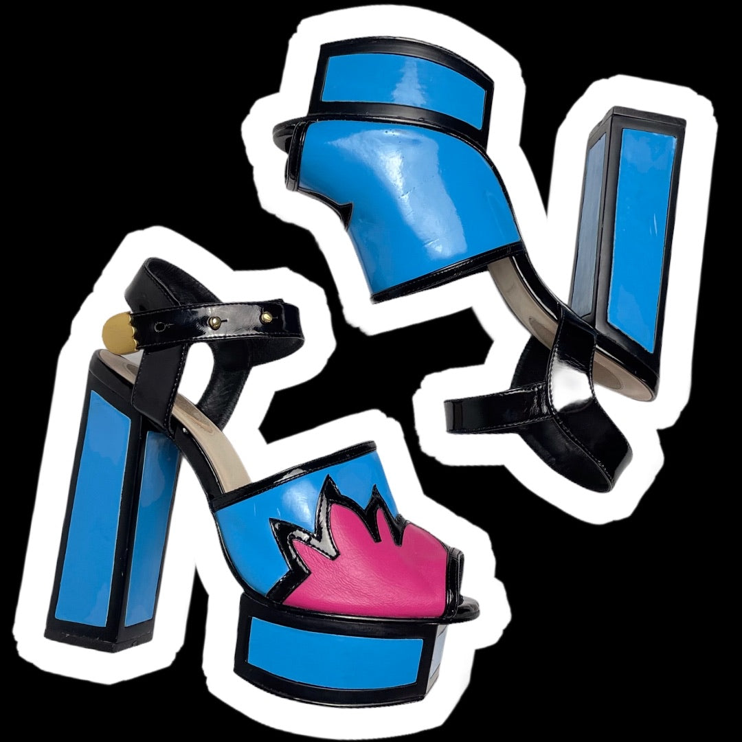 VINTAGE : ICONIC Y2K POP PLATFORM SANDALS : 39